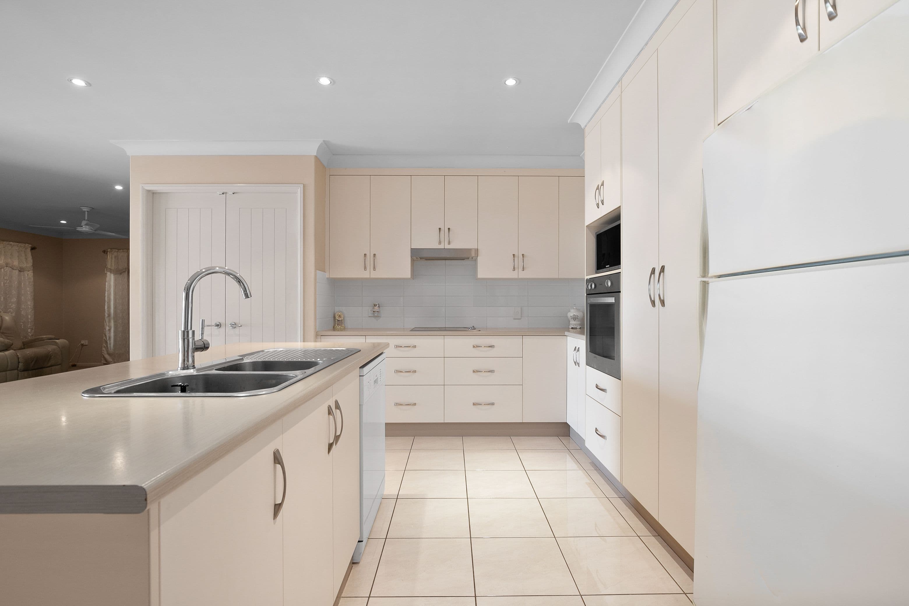 10 Carrington Place, Emerald QLD 4720, Emerald - Thumbnail 8