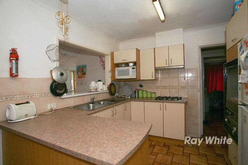 13 Kuringgai Crescent, NOBLE PARK VIC 3174, Noble Park - Thumbnail 2