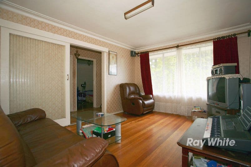 13 Kuringgai Crescent, NOBLE PARK VIC 3174, Noble Park - Thumbnail 5