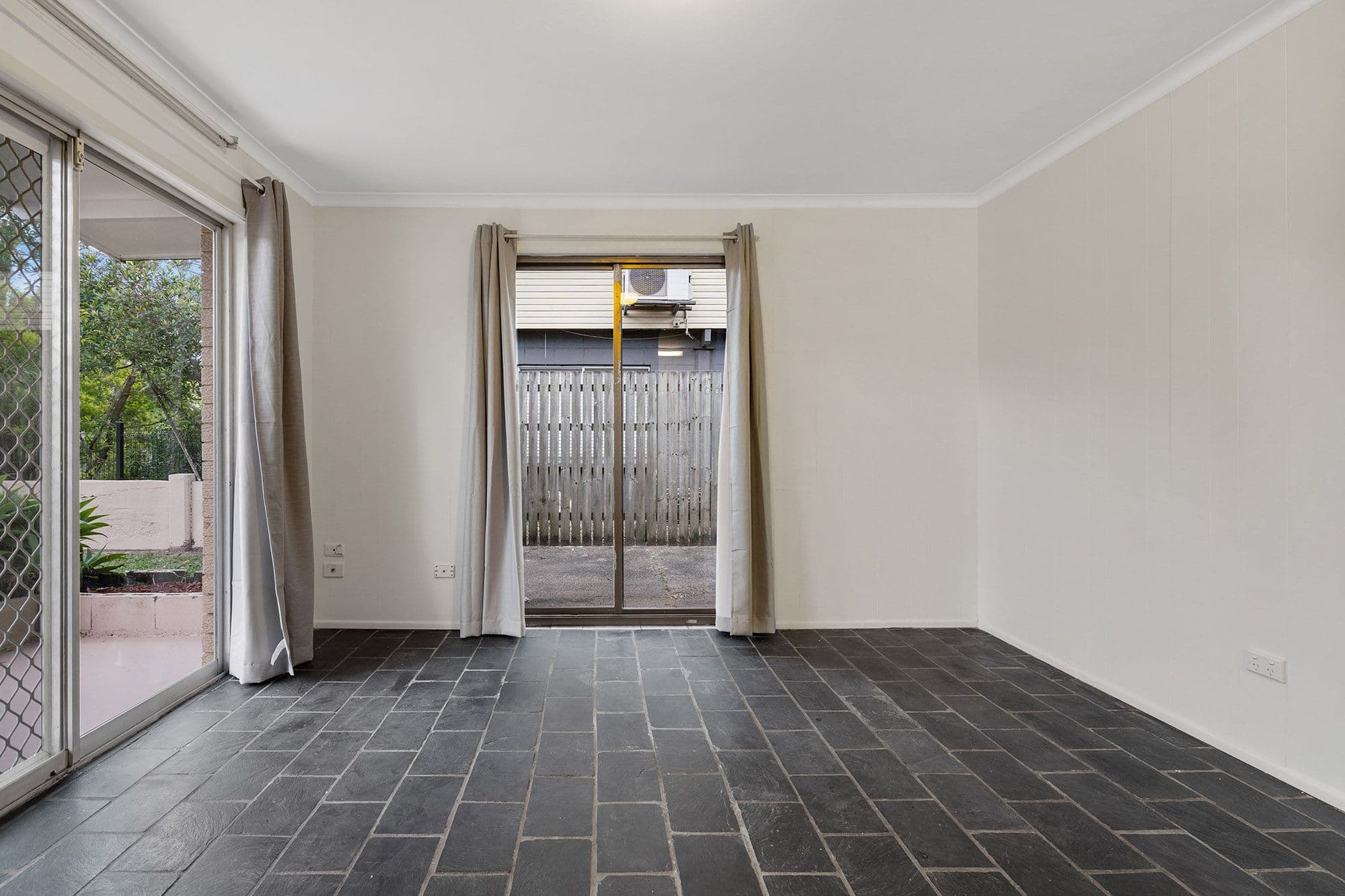 17 Birch Street, Kingston QLD 4114, Kingston - Thumbnail 3