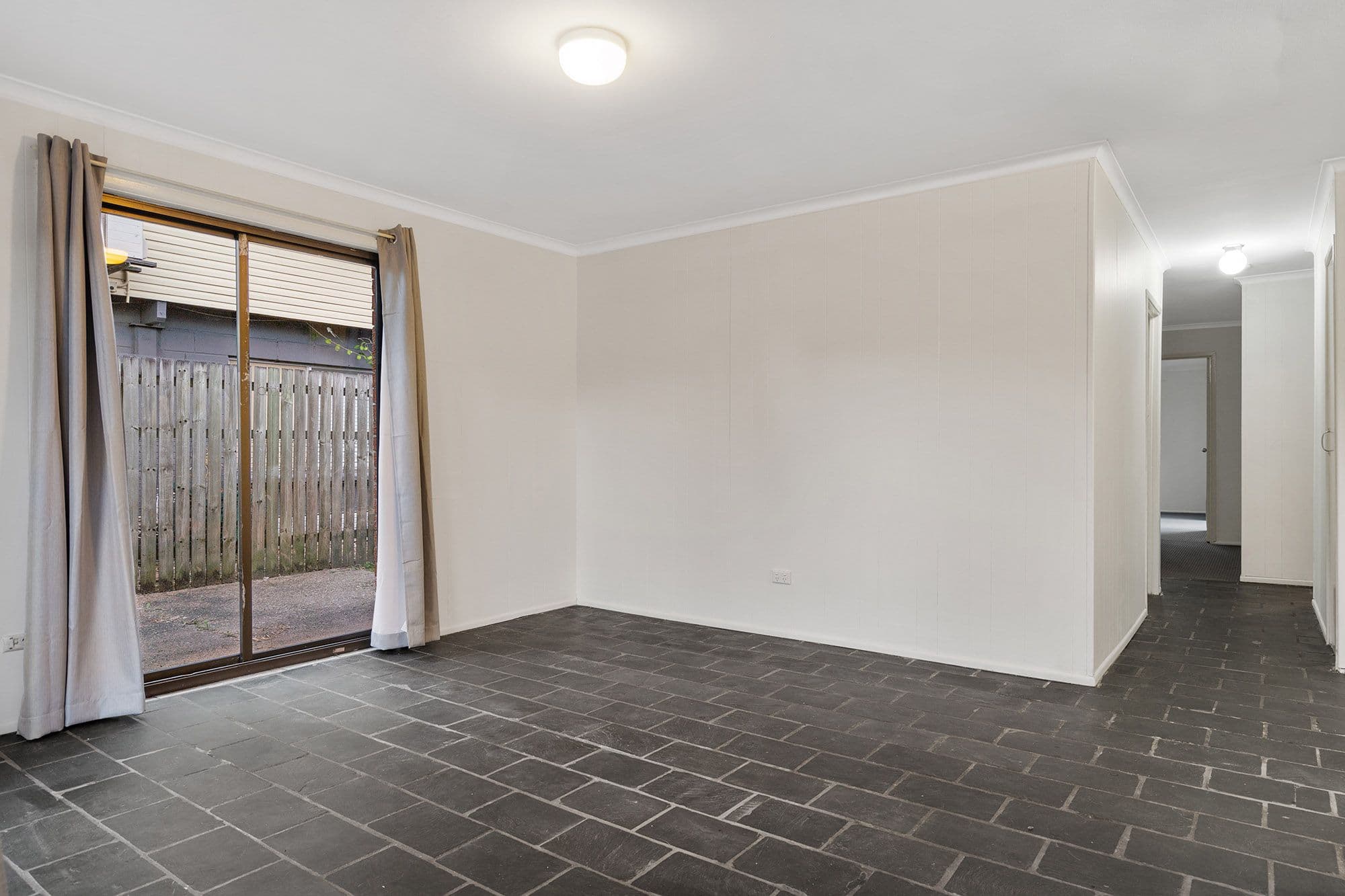 17 Birch Street, Kingston QLD 4114, Kingston - Thumbnail 4