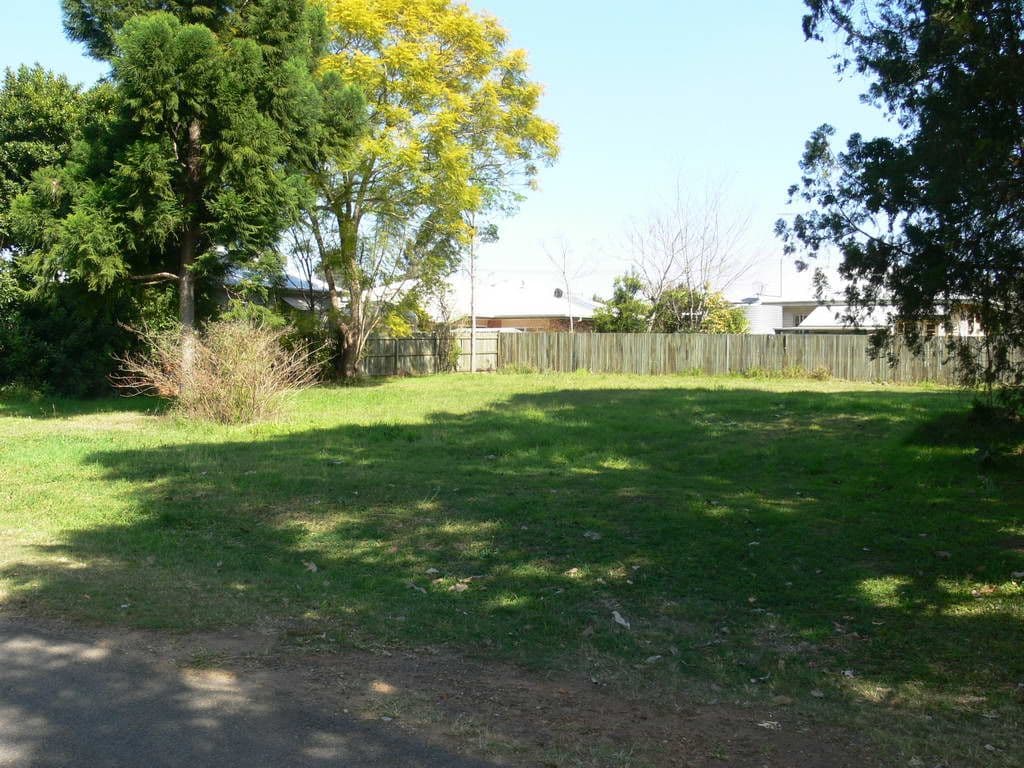 11 Francis Terrace, ESK QLD 4312, Esk - Image 1