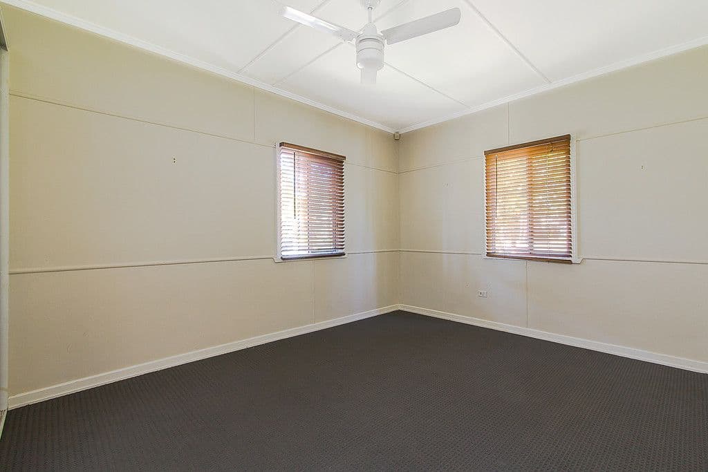 19 Walton Street, SOUTHPORT QLD 4215, Southport - Thumbnail 6