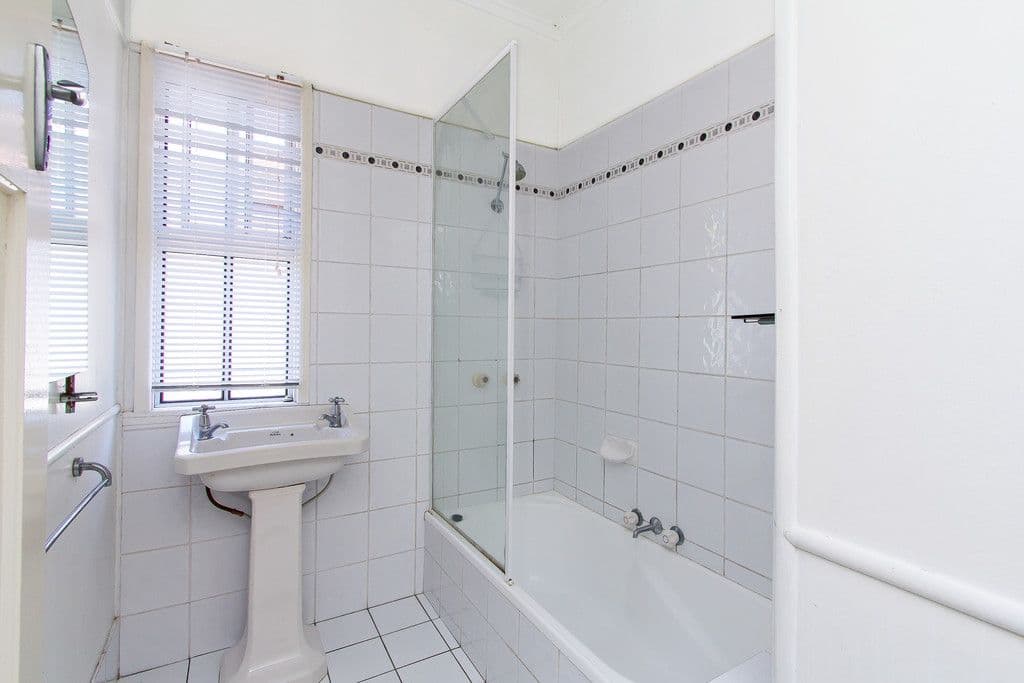 19 Walton Street, SOUTHPORT QLD 4215, Southport - Thumbnail 7