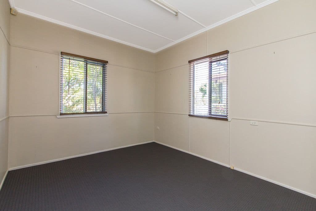 19 Walton Street, SOUTHPORT QLD 4215, Southport - Thumbnail 8