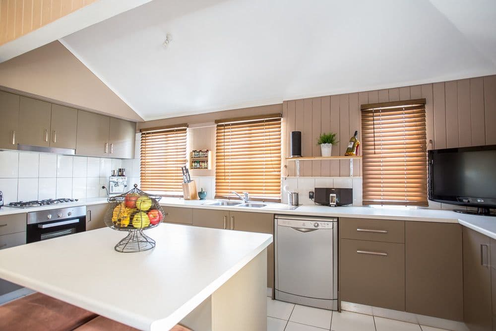 93 Sherwood Road, ROCKLEA QLD 4106, Rocklea - Image 1
