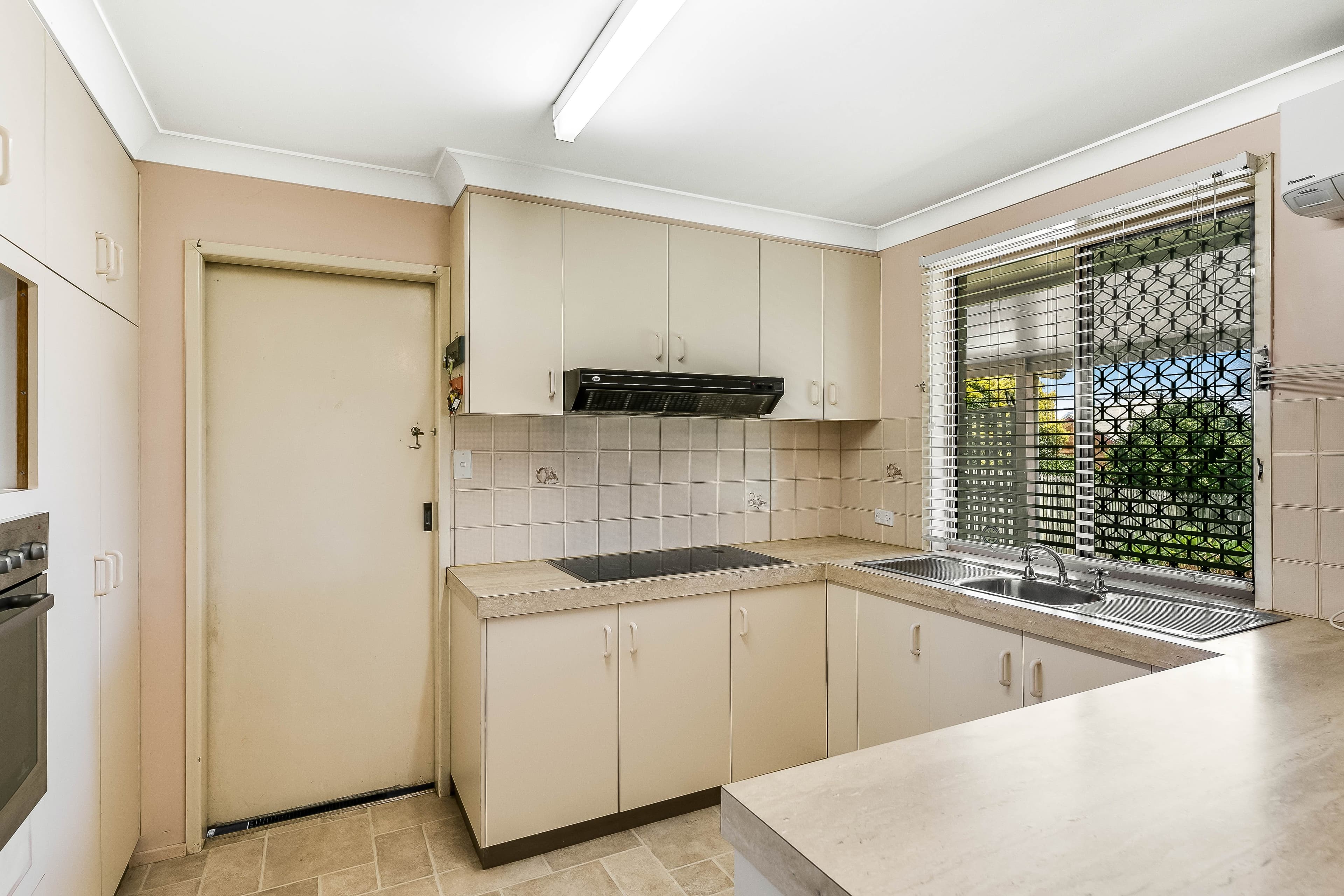 599 Greenwattle Street, Glenvale QLD 4350, Glenvale - Thumbnail 3