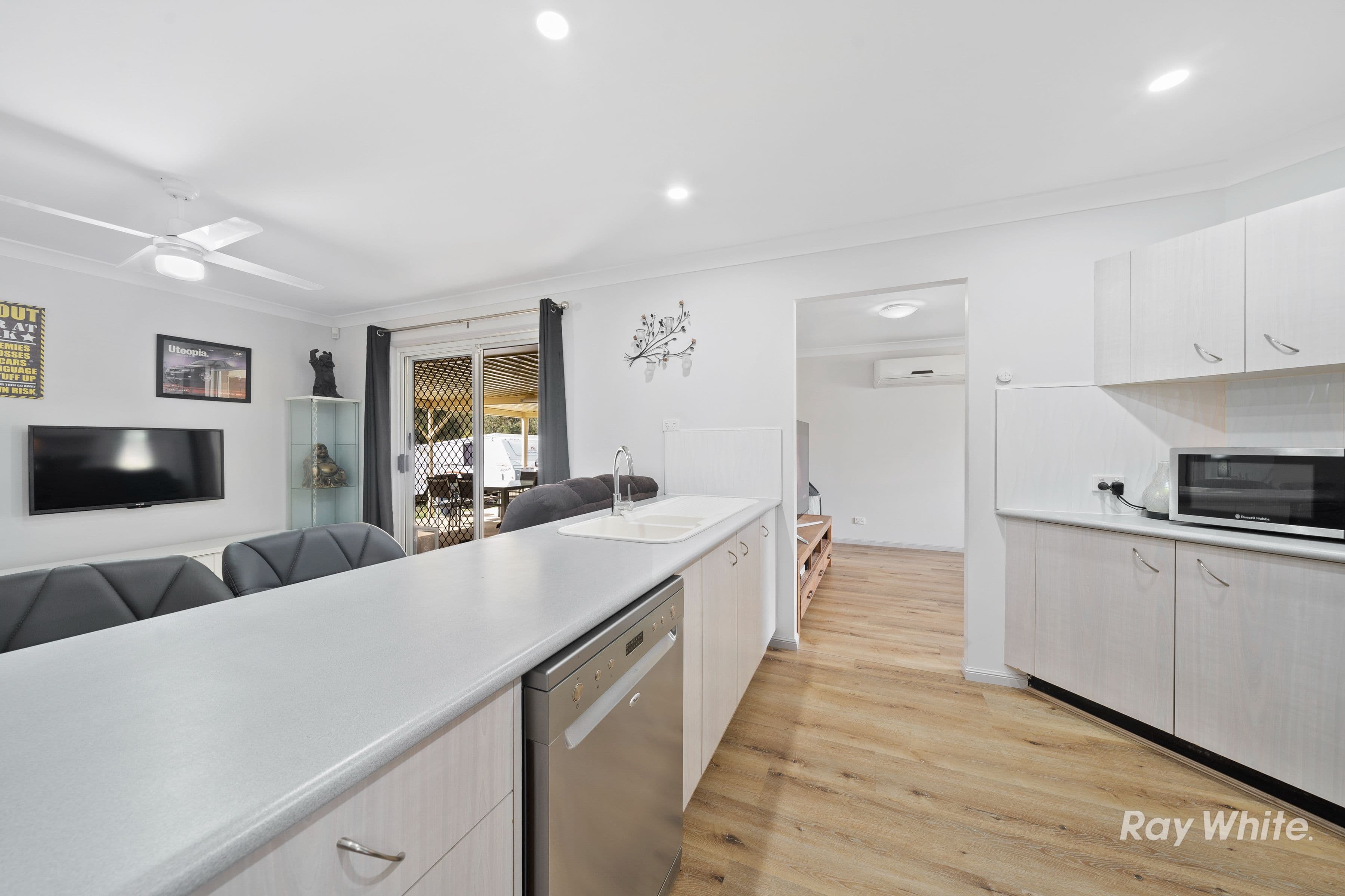 127 Lamberth Road, Regents Park QLD 4118, Regents Park - Thumbnail 3