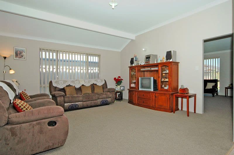 15 Turnstone Glade, BEECHBORO WA 6063, Beechboro - Thumbnail 4