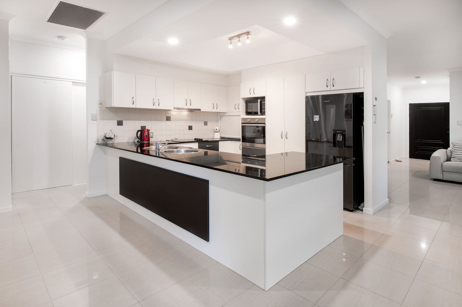 431 Oxley Drive, Runaway Bay QLD 4216, Runaway Bay - Thumbnail 2