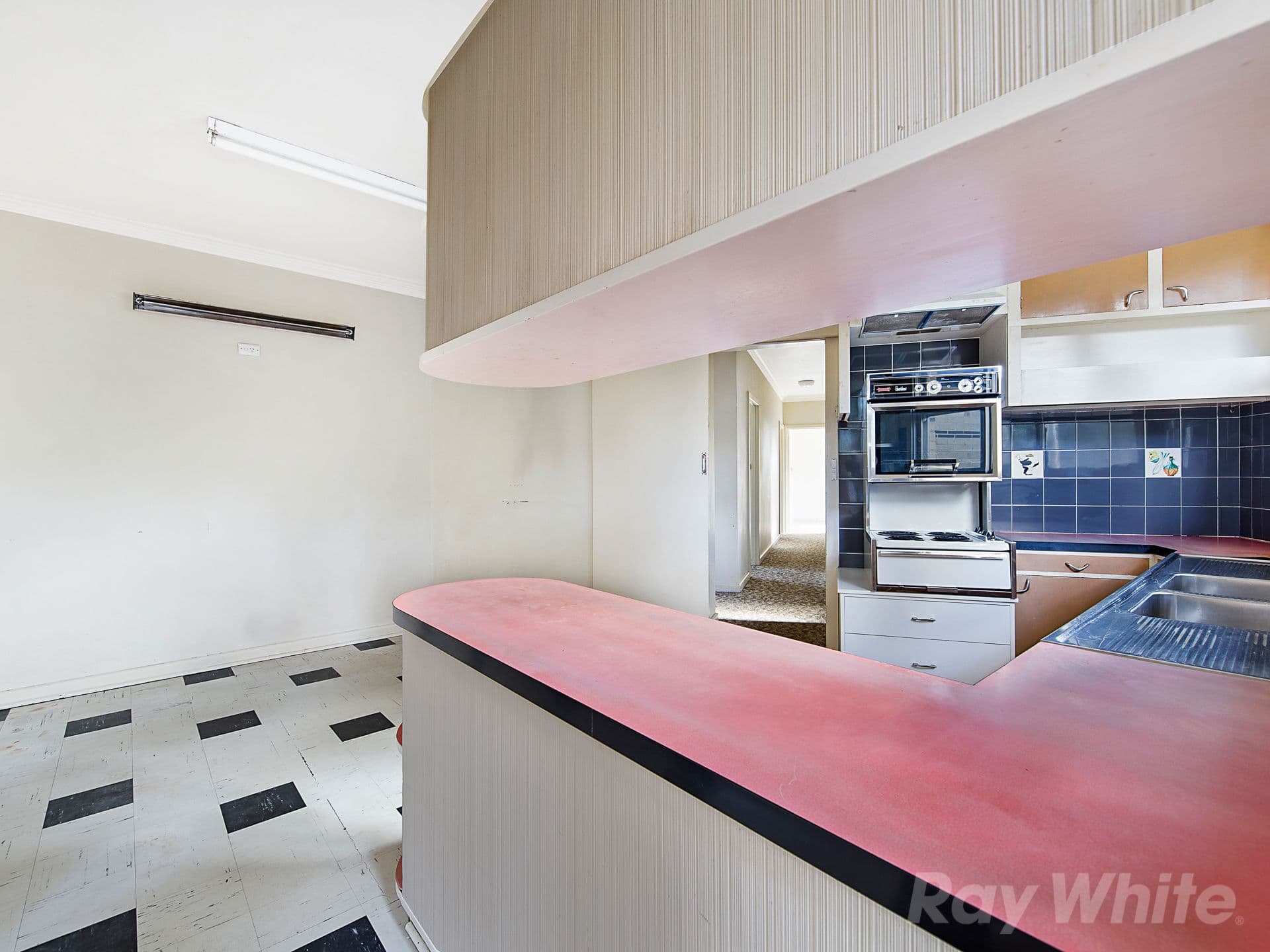 2 Merton Close, Mount Waverley VIC 3149, Mount Waverley - Thumbnail 2