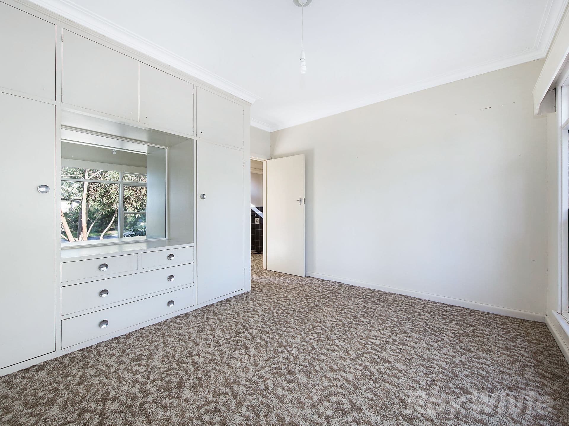 2 Merton Close, Mount Waverley VIC 3149, Mount Waverley - Thumbnail 4