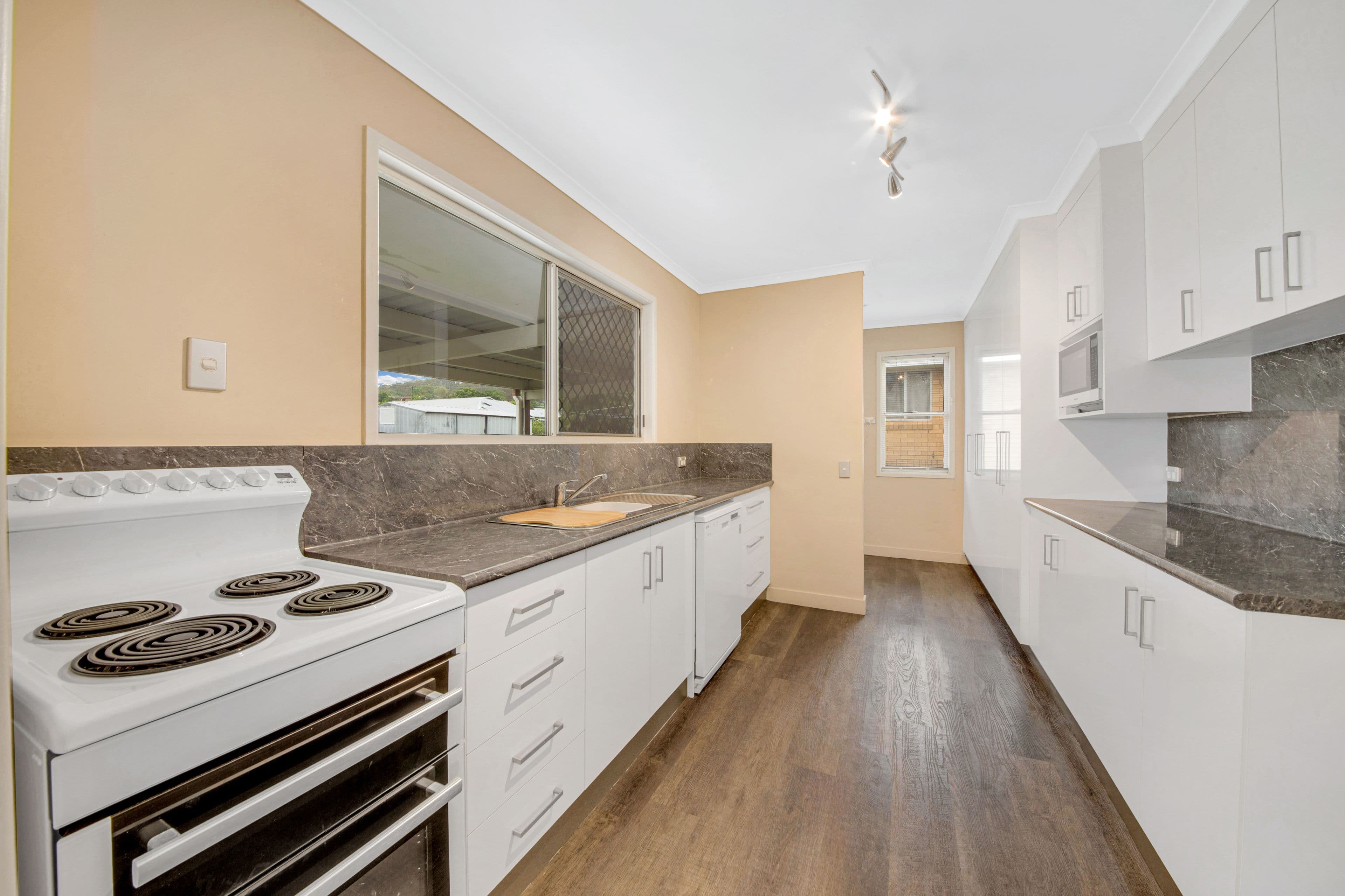38 Camille Street, Clinton QLD 4680, Clinton - Thumbnail 5