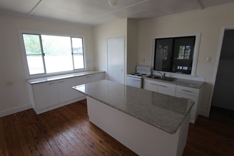 2 Grant Street, Charleville QLD 4470, Charleville - Thumbnail 2