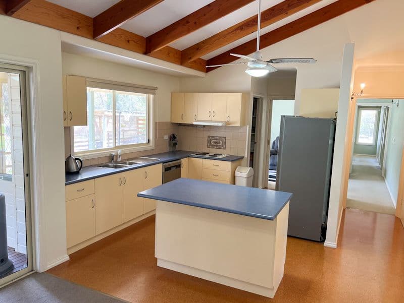 9 BILLABONG Place, Deniliquin NSW 2710, Deniliquin - Thumbnail 2