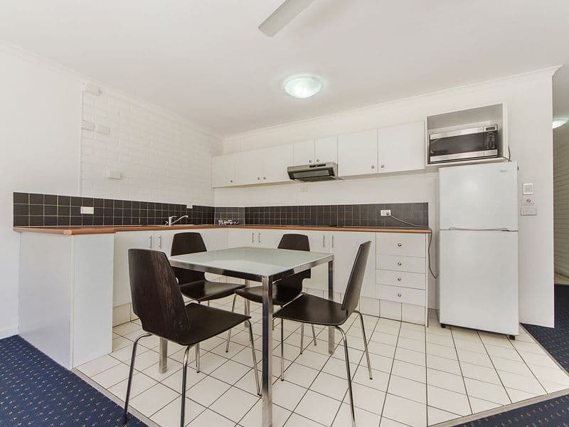 40 Surf Parade, Broadbeach QLD 4218, Broadbeach - Thumbnail 2