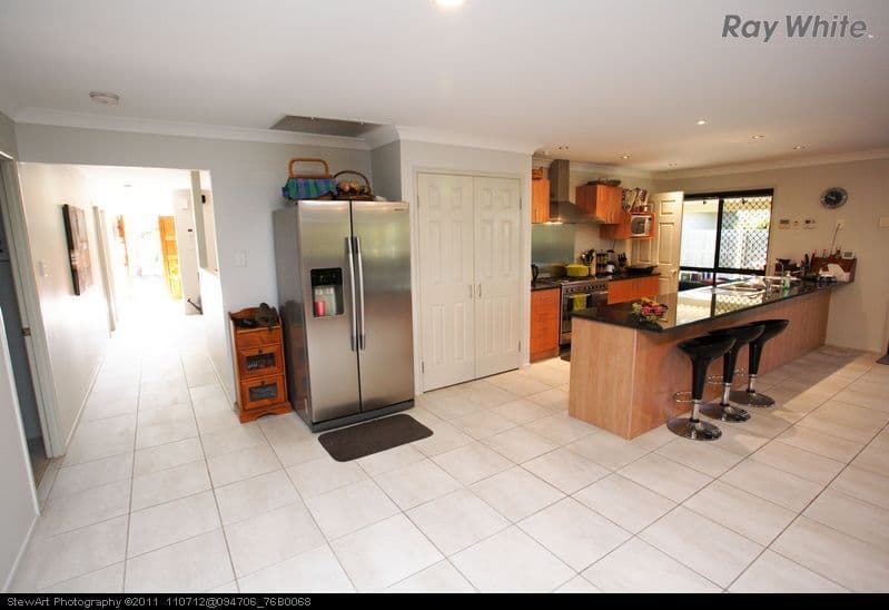 6 Rosedale Drive, WONDUNNA QLD 4655, Wondunna - Thumbnail 3