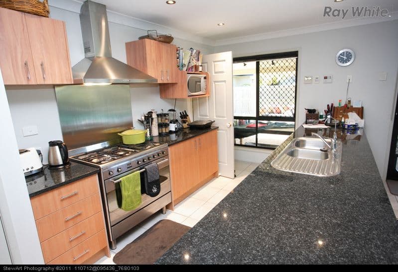 6 Rosedale Drive, WONDUNNA QLD 4655, Wondunna - Thumbnail 4