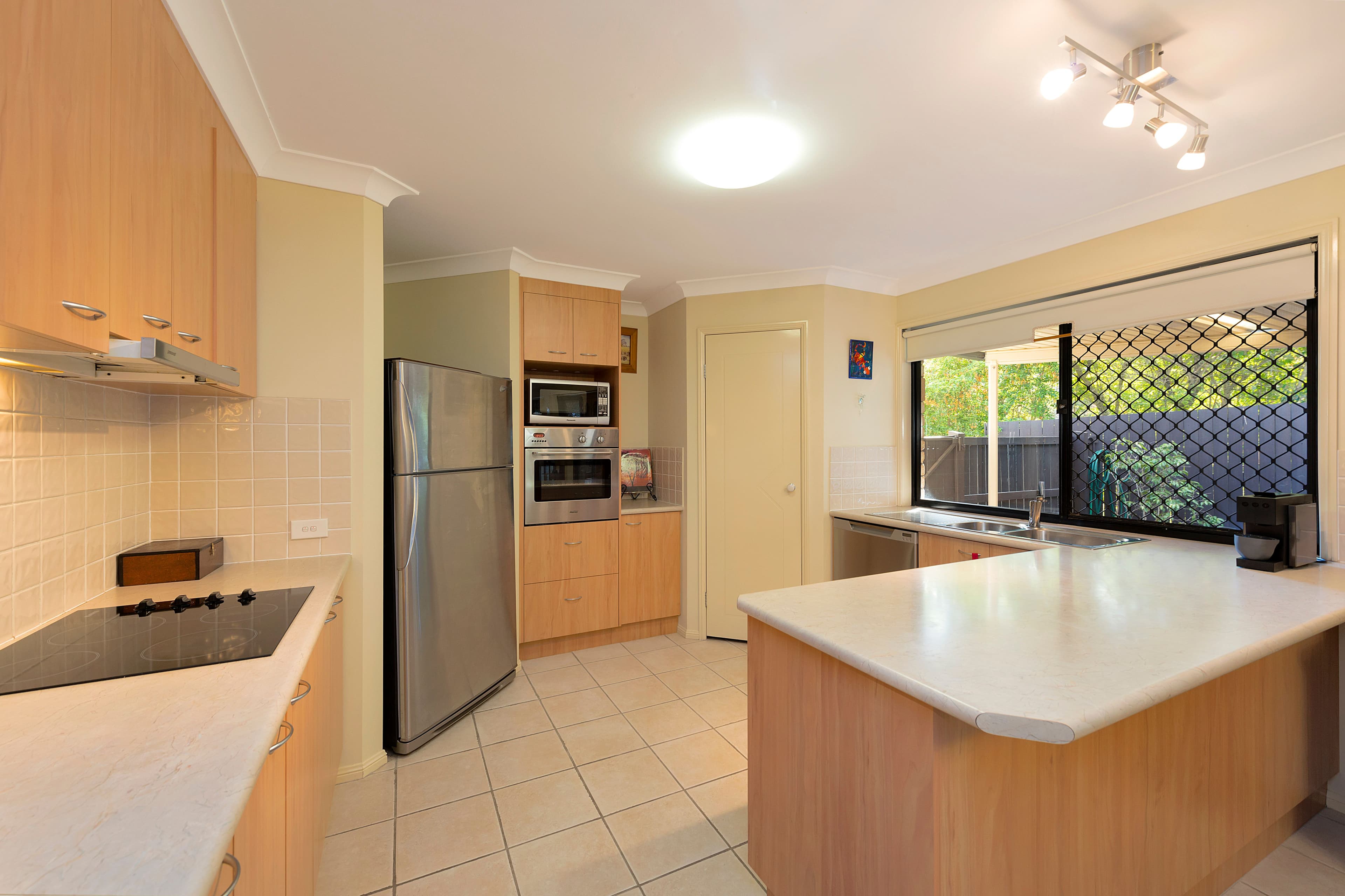 11 Glenkyree Close, Upper Kedron QLD 4055, Upper Kedron - Thumbnail 4