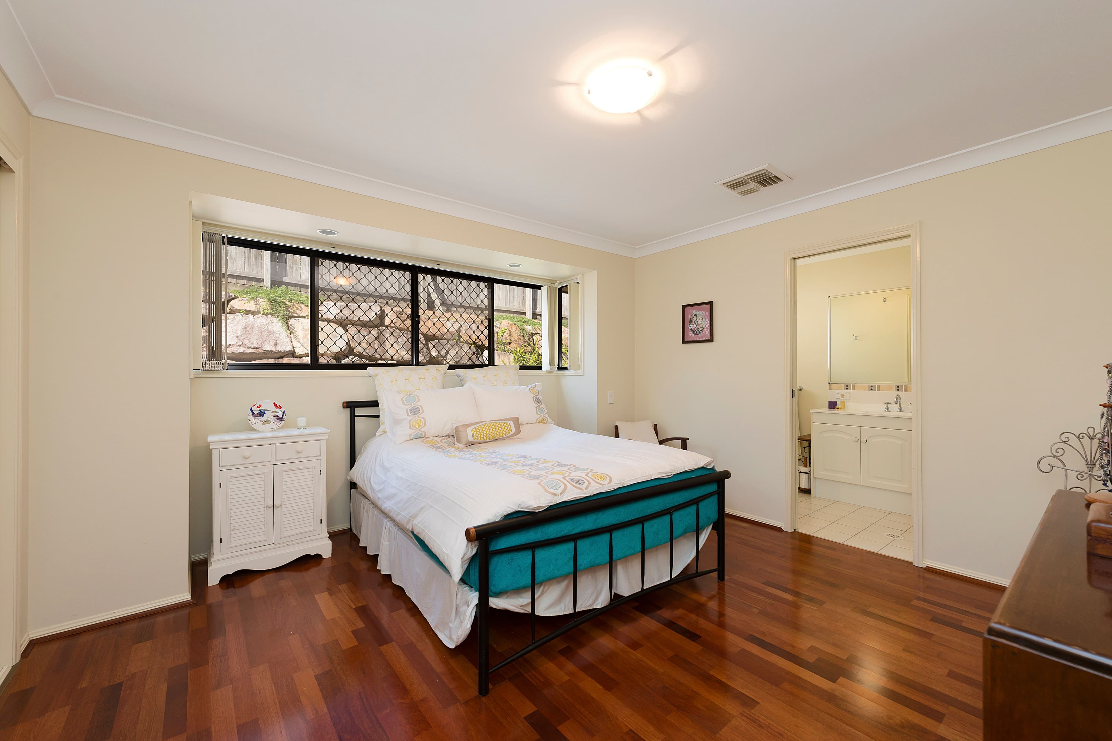 11 Glenkyree Close, Upper Kedron QLD 4055, Upper Kedron - Thumbnail 8