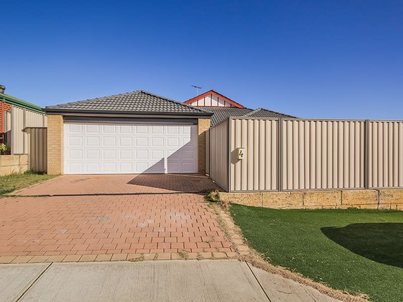 4 Oliver Vsta, Bertram WA 6167, Bertram - Image 1