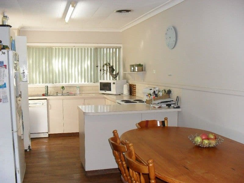 31 Hutchinson Street, GERALDTON WA 6530, Geraldton - Thumbnail 2