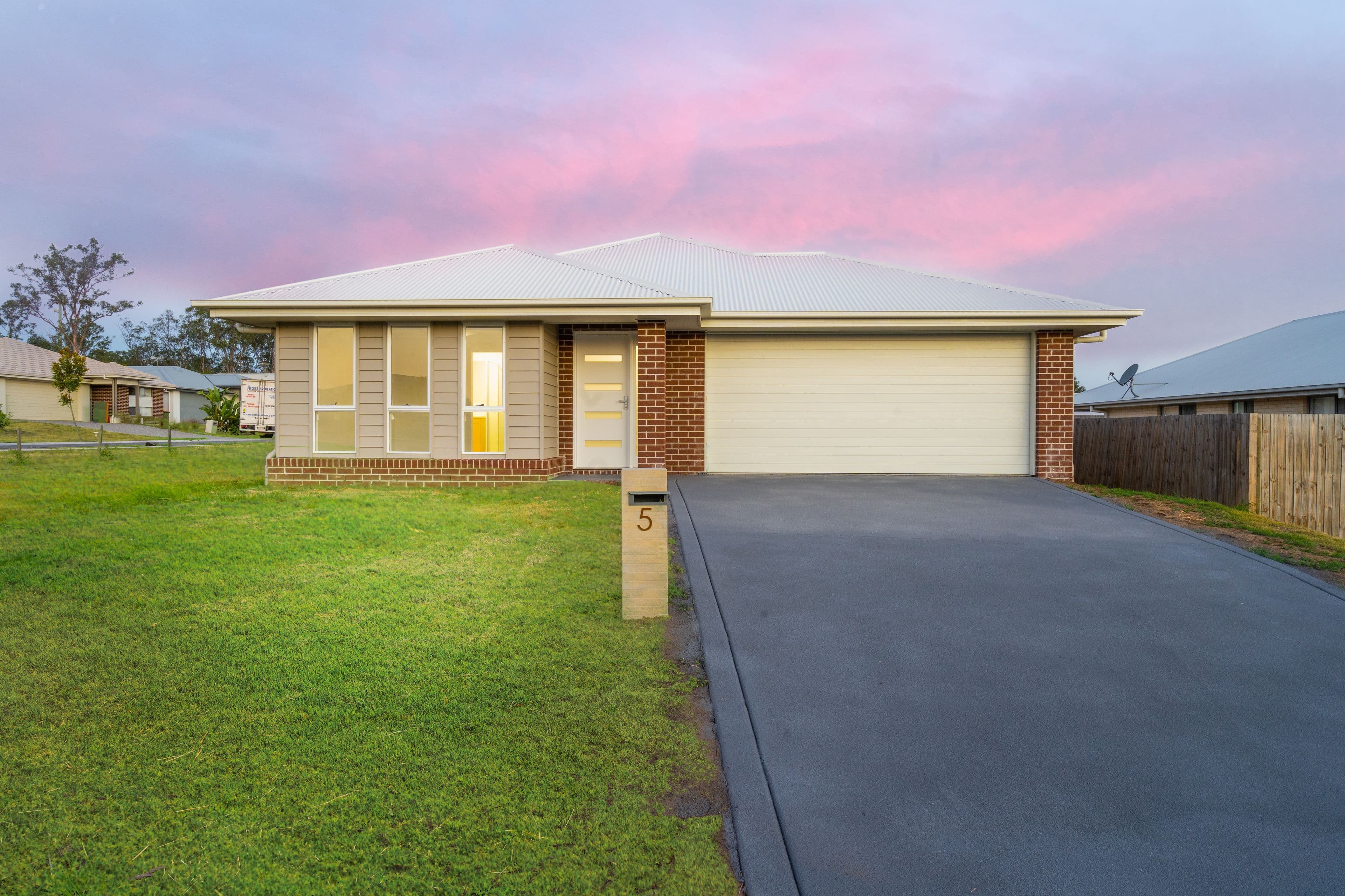 5 Plantation Street, Walloon QLD 4306, Walloon - Image 1