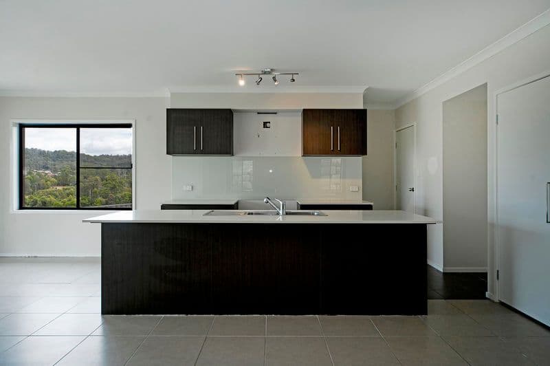 15 Buchanan Circuit, OXENFORD QLD 4210, Oxenford - Thumbnail 2