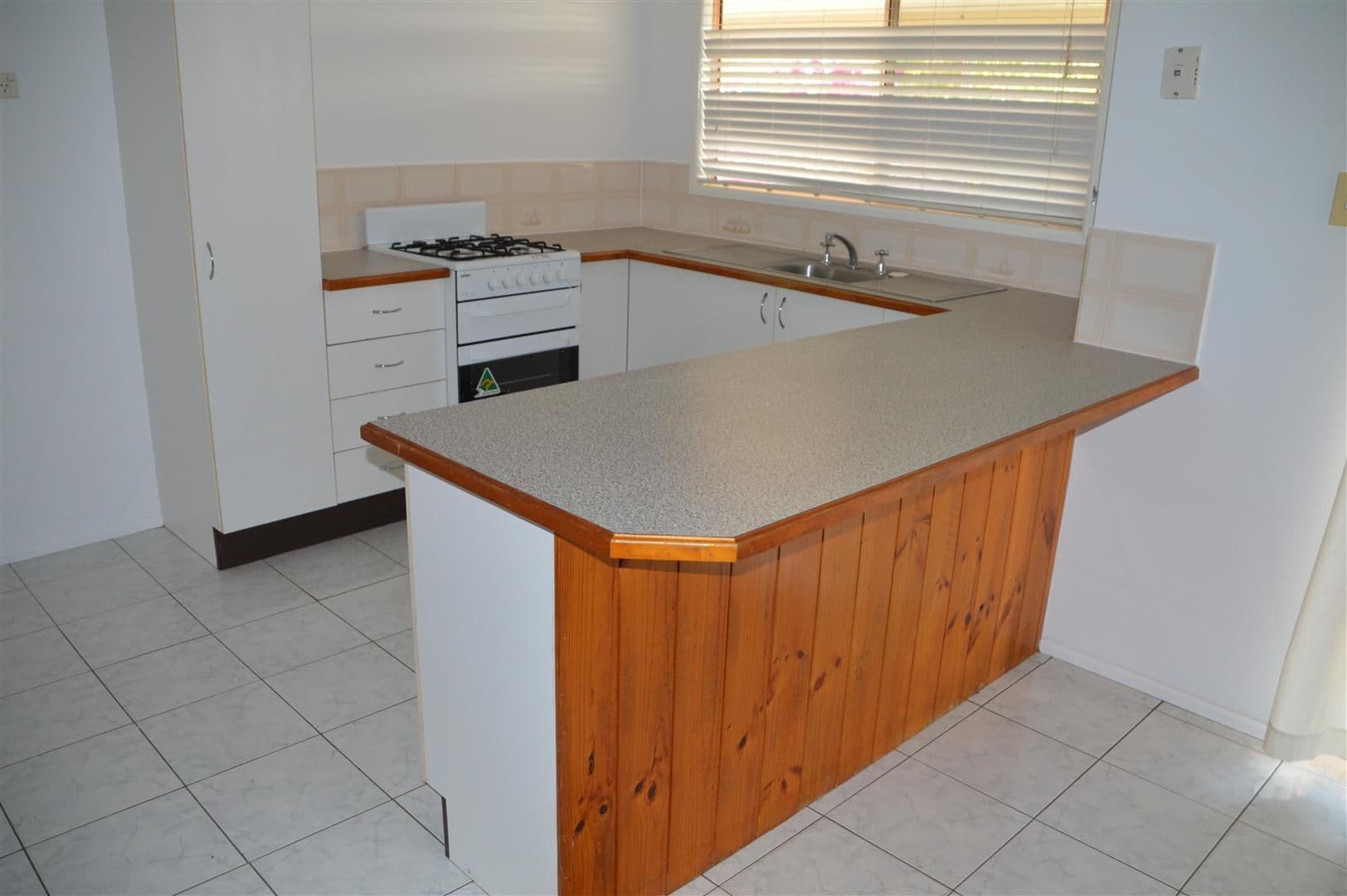 20 Davison Street, Gracemere QLD 4702, Gracemere - Thumbnail 2