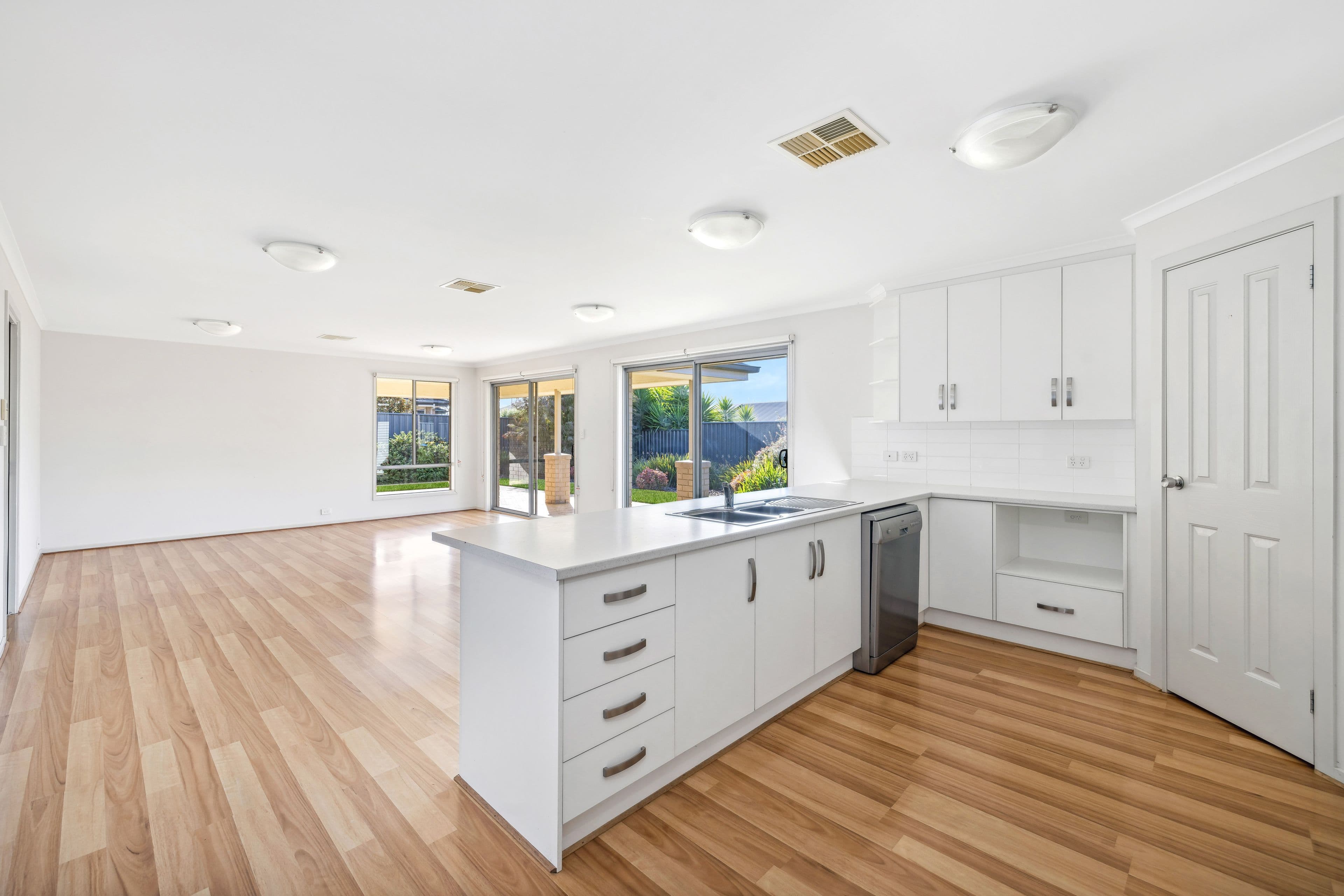 13 West Parkway, Mount Barker SA 5251, Mount Barker - Thumbnail 3