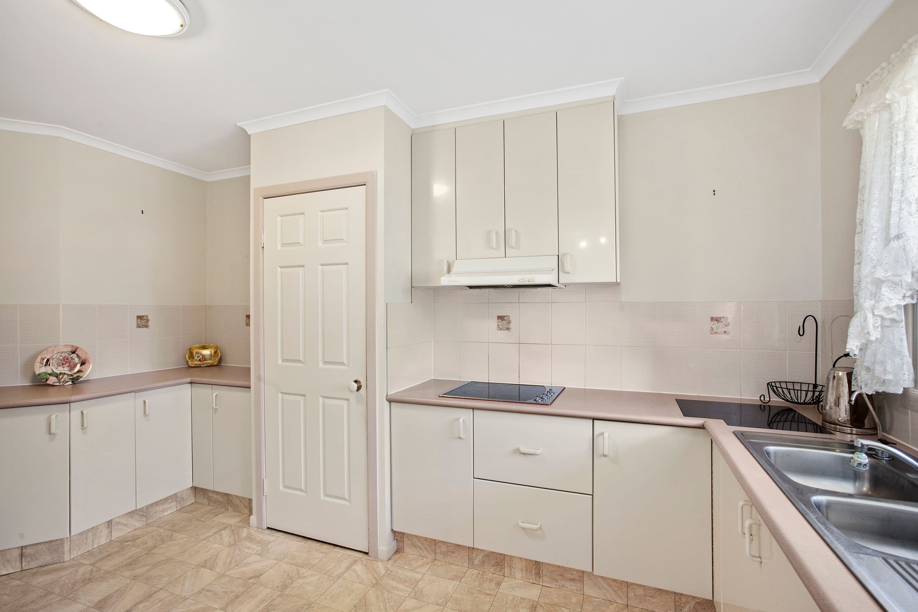 11-13 Glenfield Court, Middle Ridge QLD 4350, Middle Ridge - Thumbnail 3