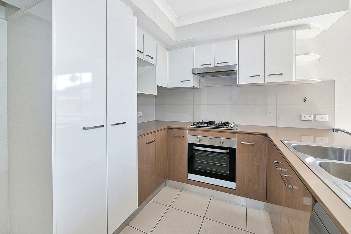 19 Naas Road, Clyde North VIC 3978, Clyde North - Thumbnail 4