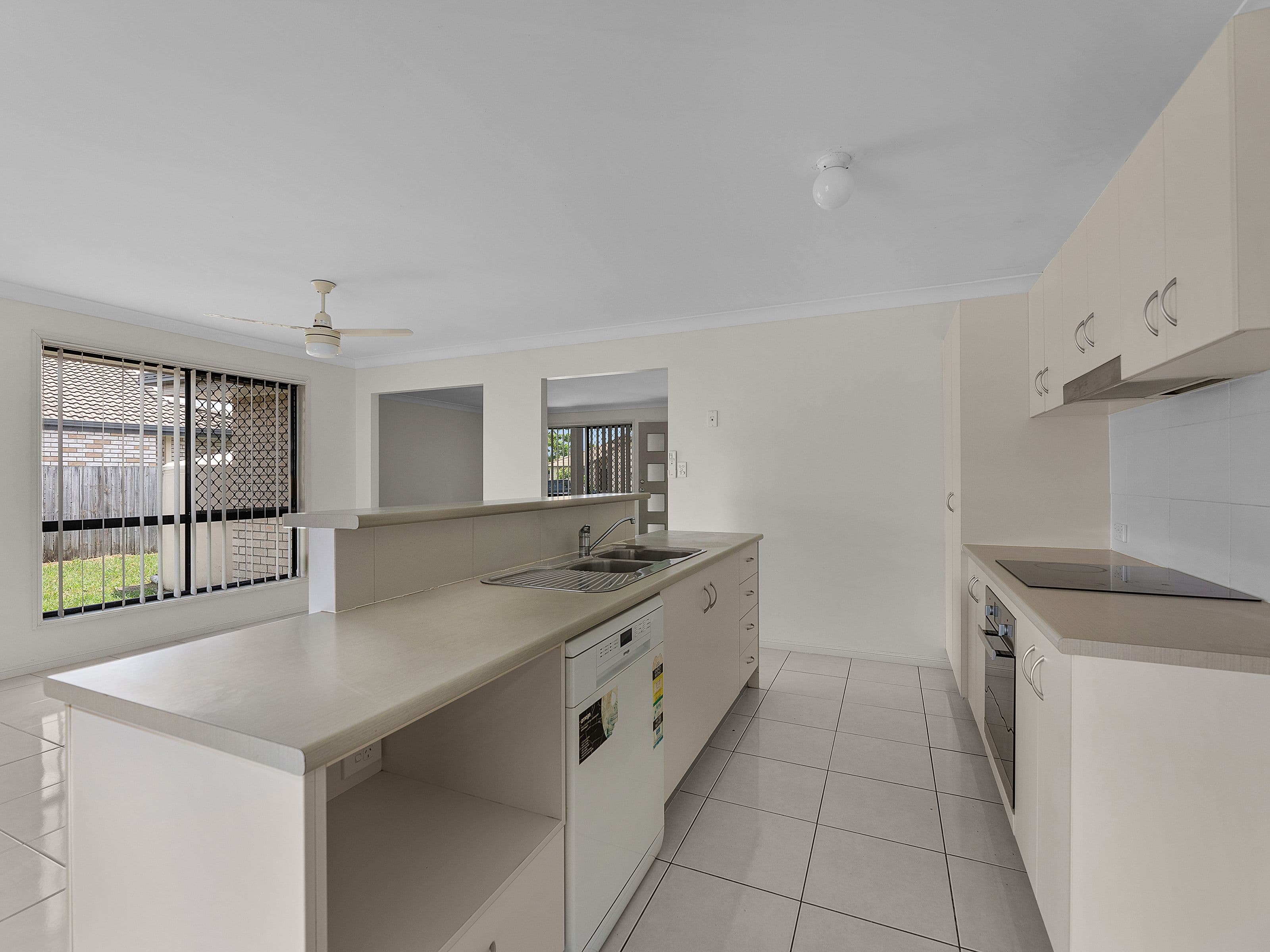 11 Heit Court, North Booval QLD 4304, North Booval - Thumbnail 7