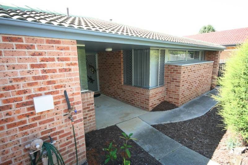 2 Furlong Road, QUEANBEYAN NSW 2620, Queanbeyan West - Thumbnail 2