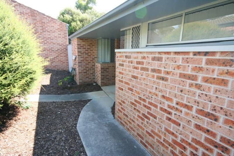 2 Furlong Road, QUEANBEYAN NSW 2620, Queanbeyan West - Thumbnail 3