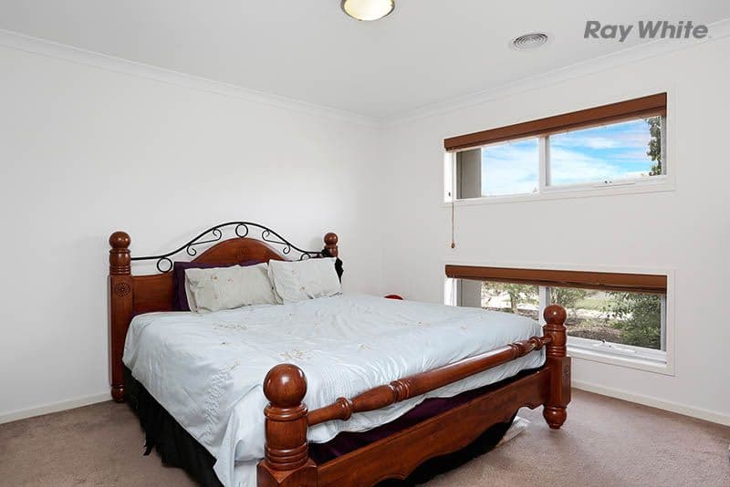 19 Casino Parade, Point Cook VIC 3030, Point Cook - Thumbnail 4