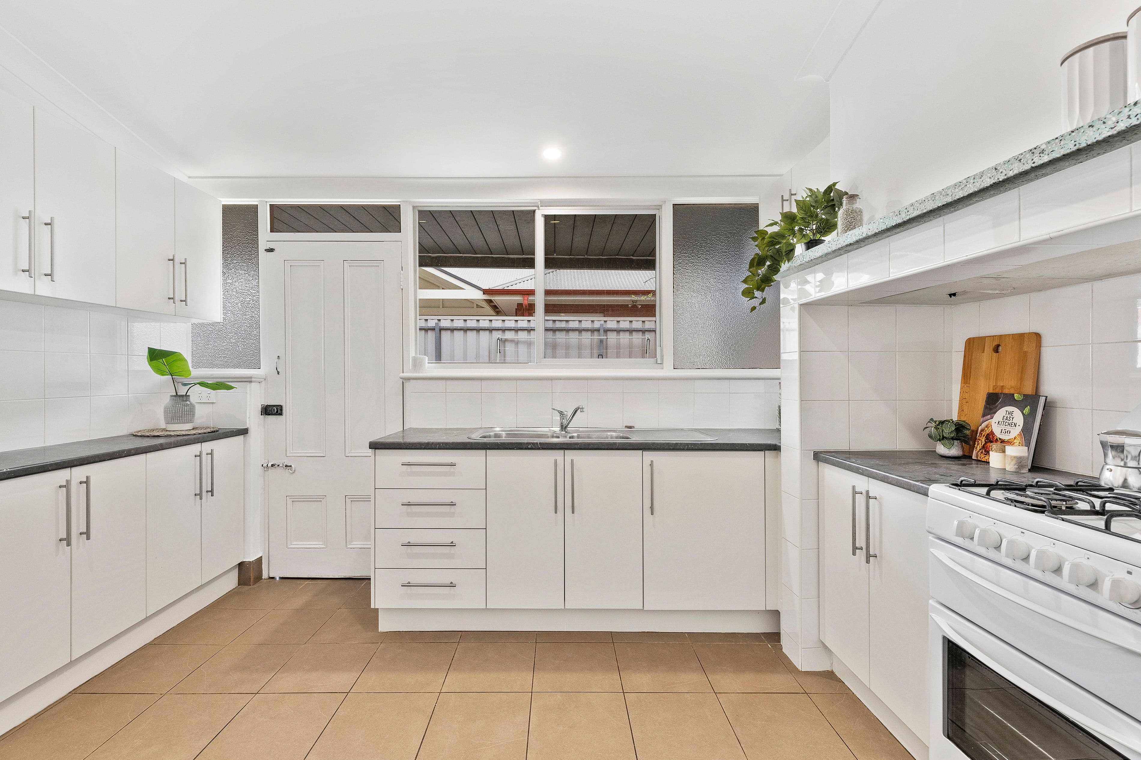 15 Abbotsbury Place, Evandale SA 5069, Evandale - Thumbnail 5