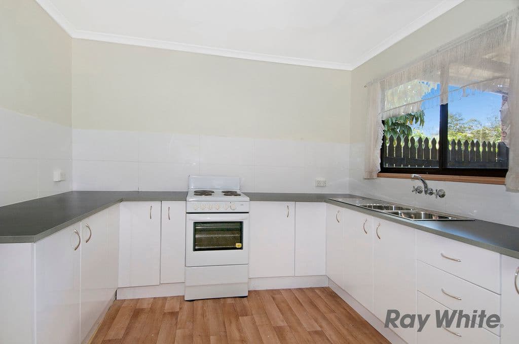 52 Anchusa Street, Kingston QLD 4114, Kingston - Thumbnail 3
