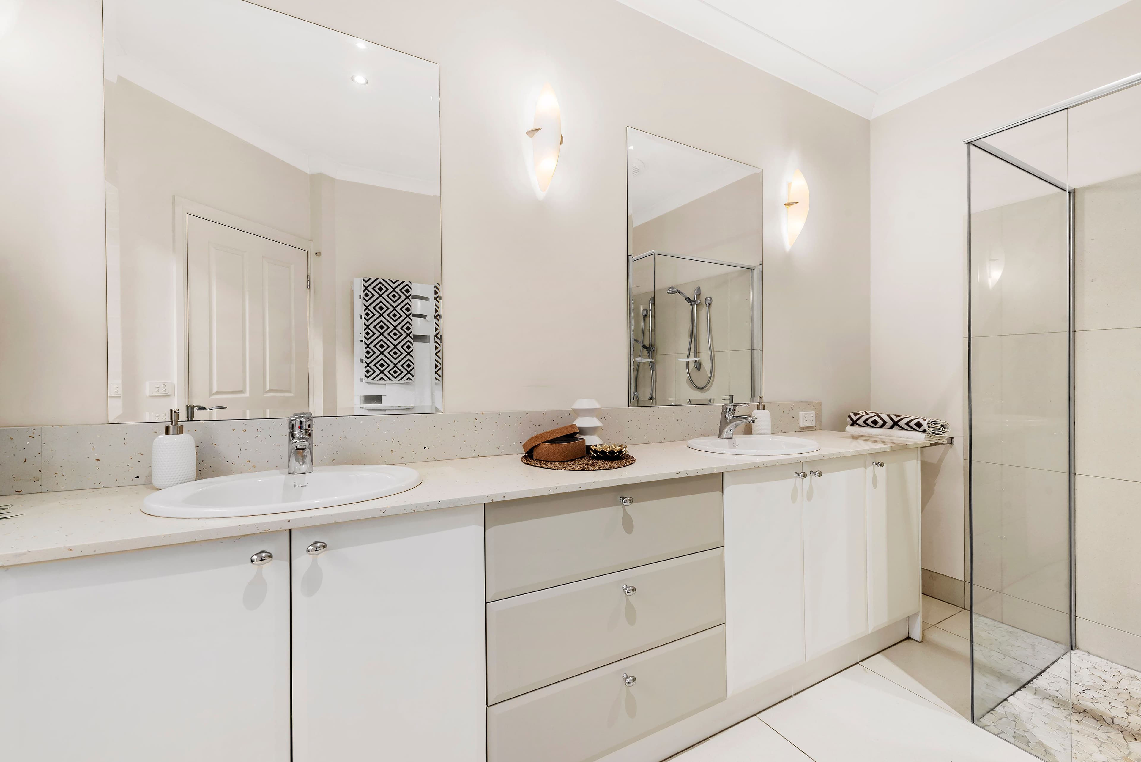 33 Helmsley Avenue, Lysterfield VIC 3156, Lysterfield - Thumbnail 6