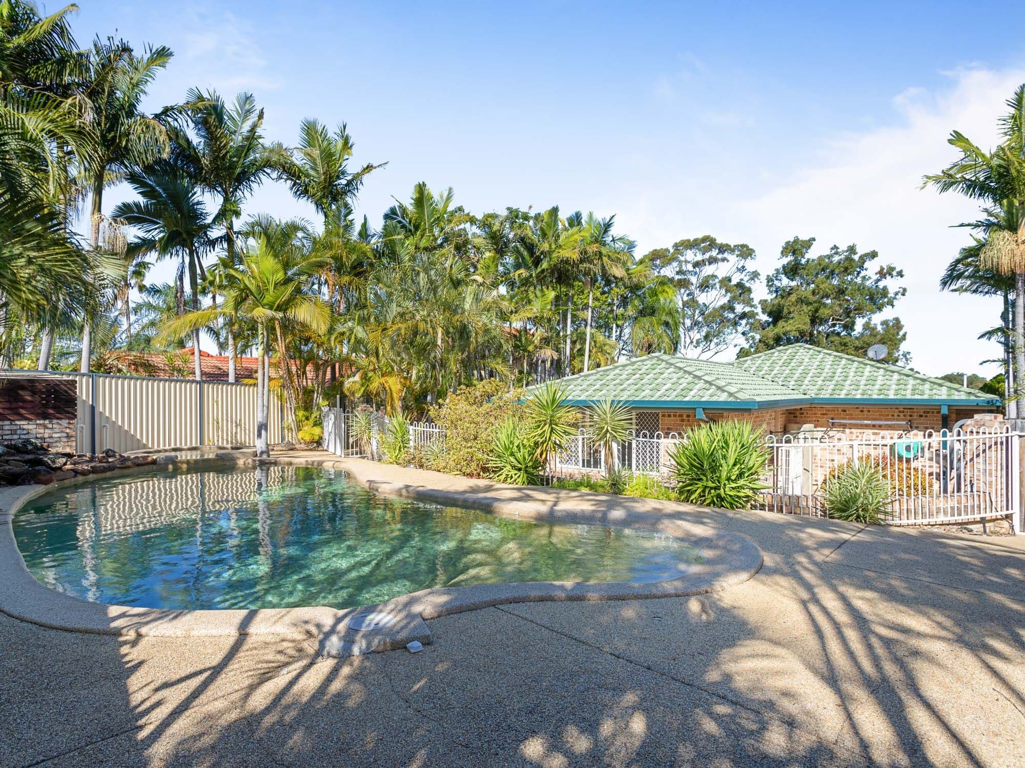 17 Cook Close, Southport QLD 4215, Southport - Thumbnail 2