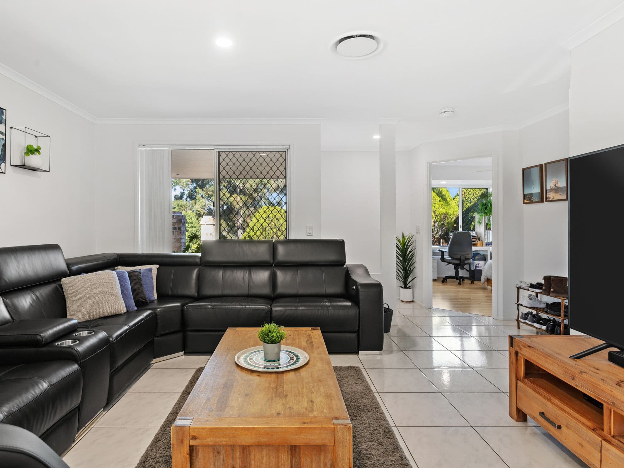 17 Cook Close, Southport QLD 4215, Southport - Thumbnail 4