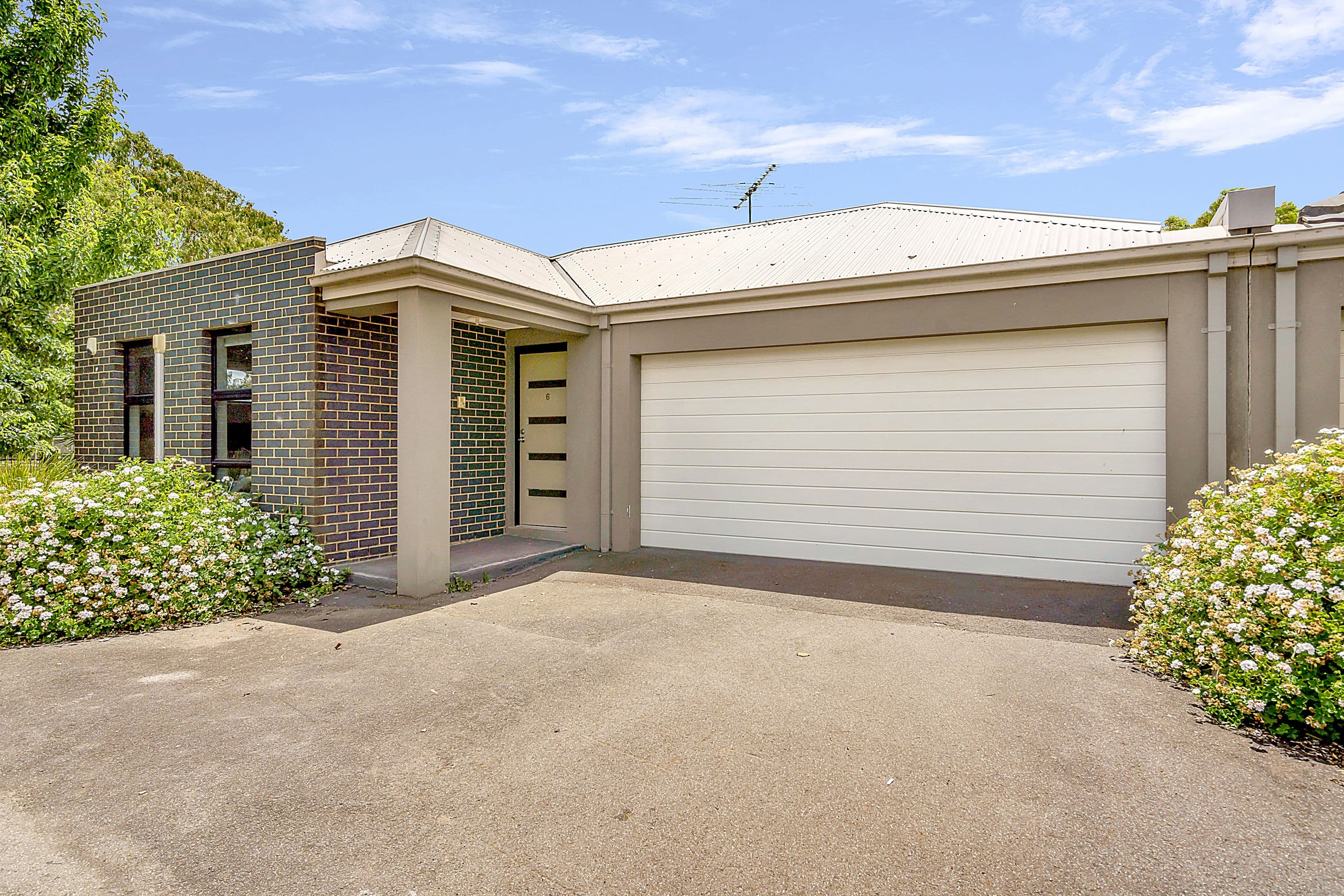 2-10 Creekwood Drive, Craigieburn VIC 3064, Craigieburn - Thumbnail 2