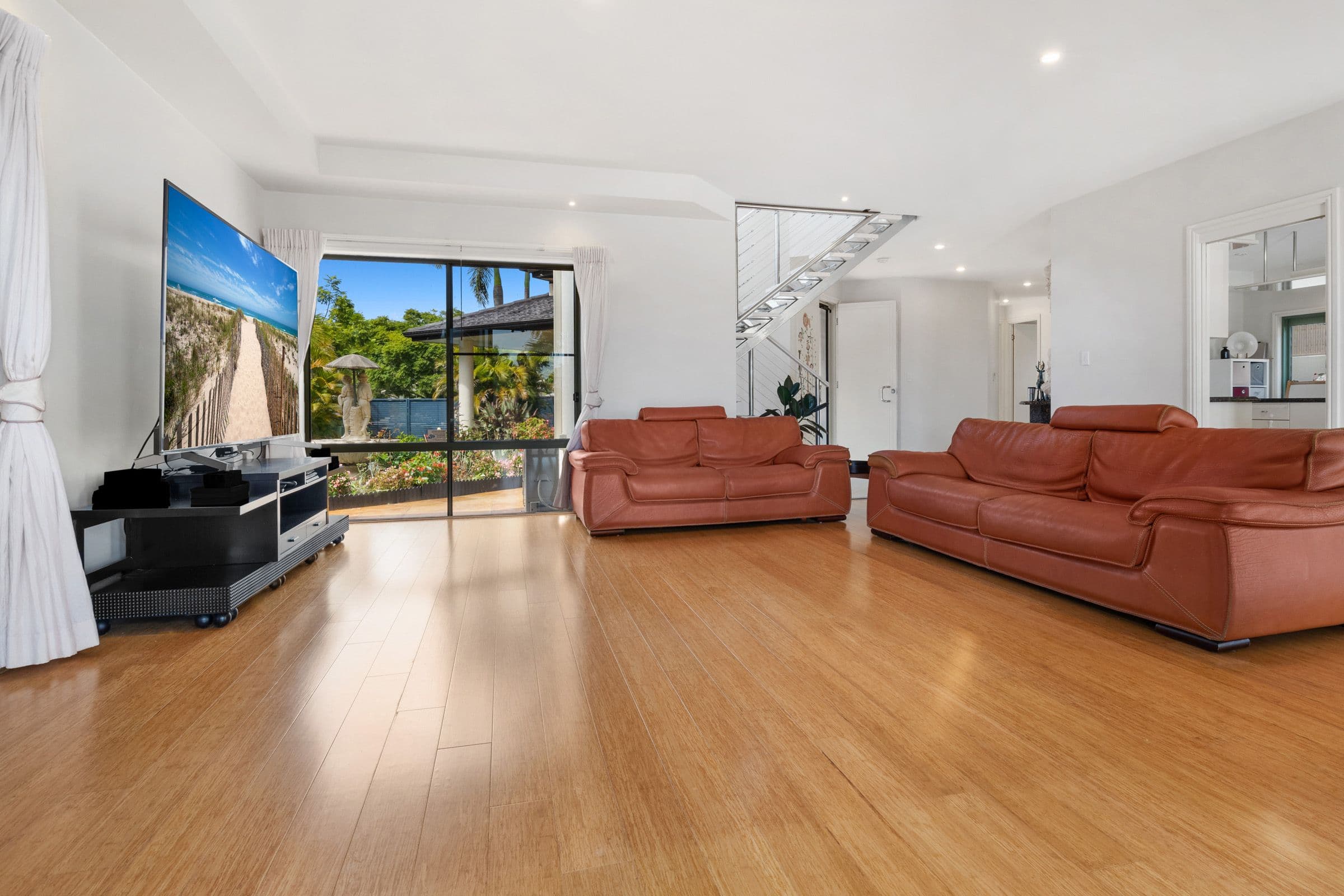 10 Folkstone Place, Runaway Bay QLD 4216, Runaway Bay - Thumbnail 6