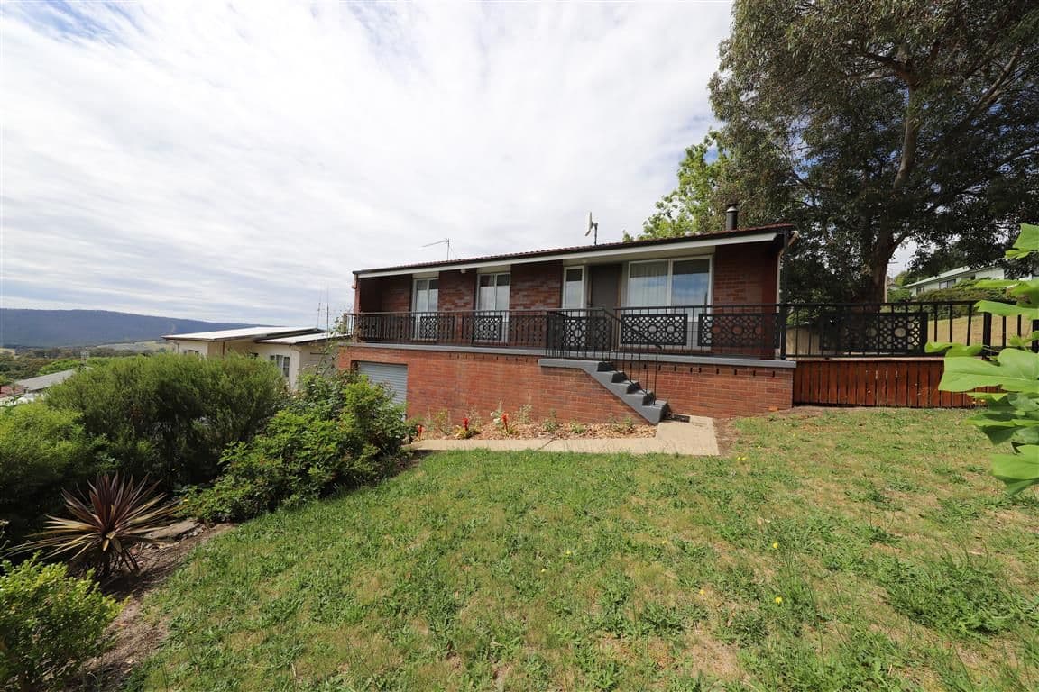 9 Mountain Avenue, Batlow NSW 2730, Batlow - Image 1