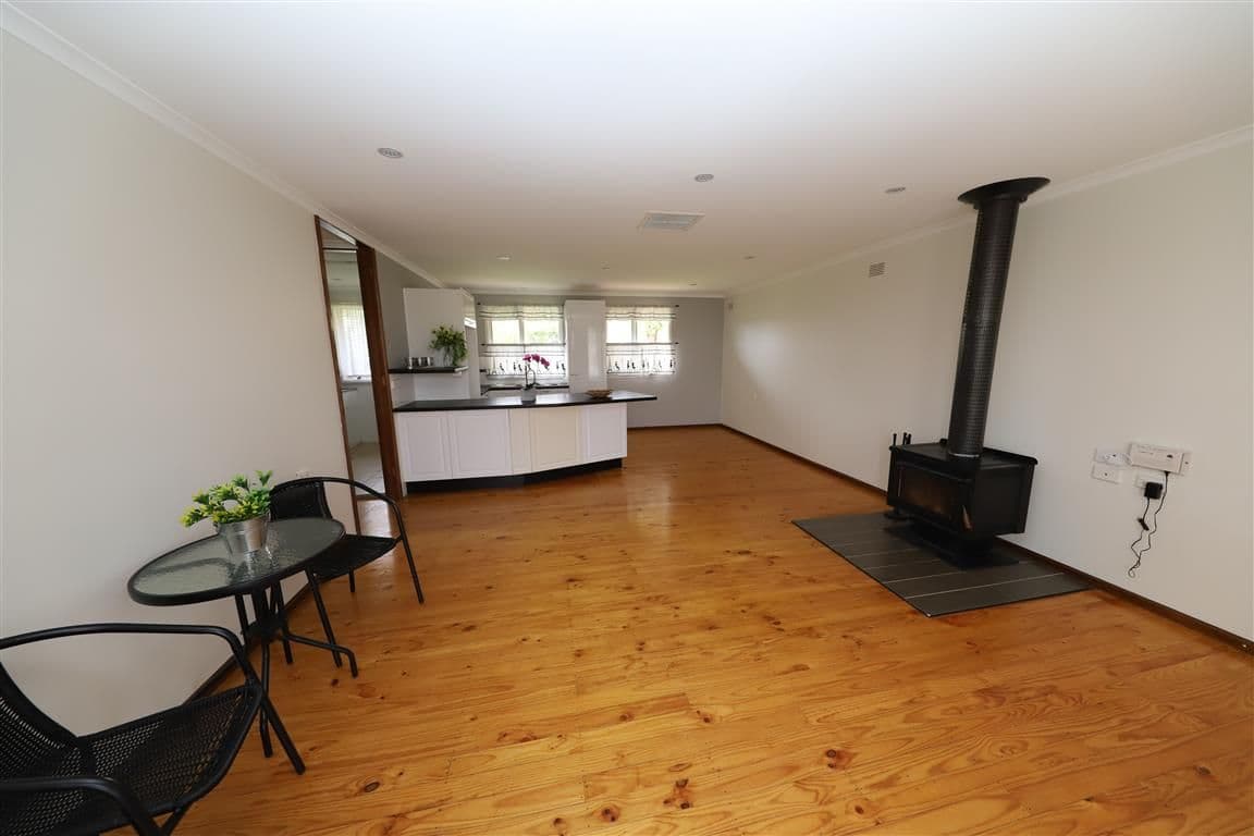 9 Mountain Avenue, Batlow NSW 2730, Batlow - Thumbnail 4