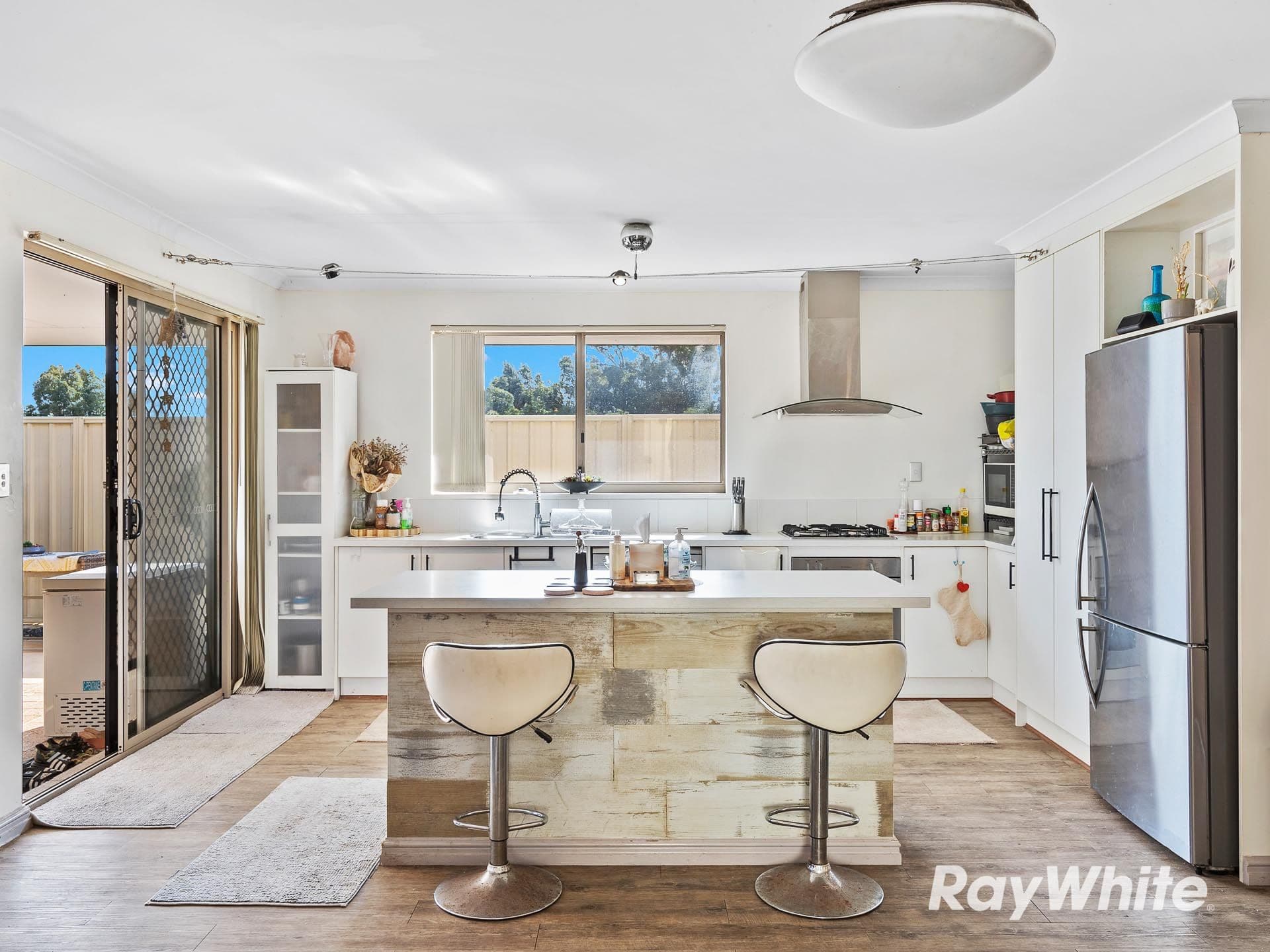 30 Highcliffe Circle, Lakelands WA 6180, Lakelands - Thumbnail 4