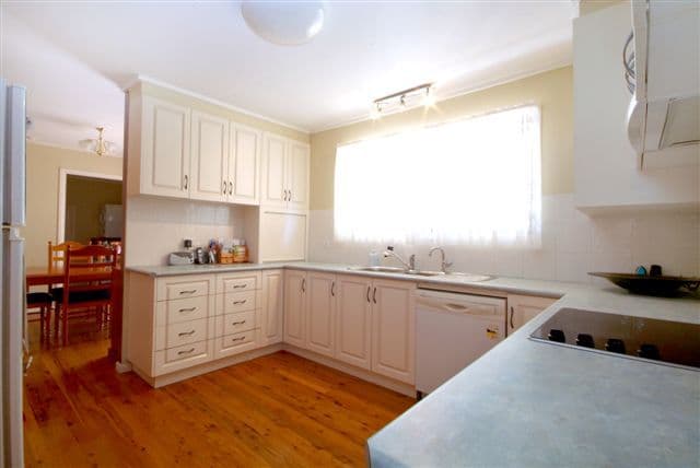 121 South Street, CENTENARY HEIGHTS QLD 4350, Centenary Heights - Thumbnail 2