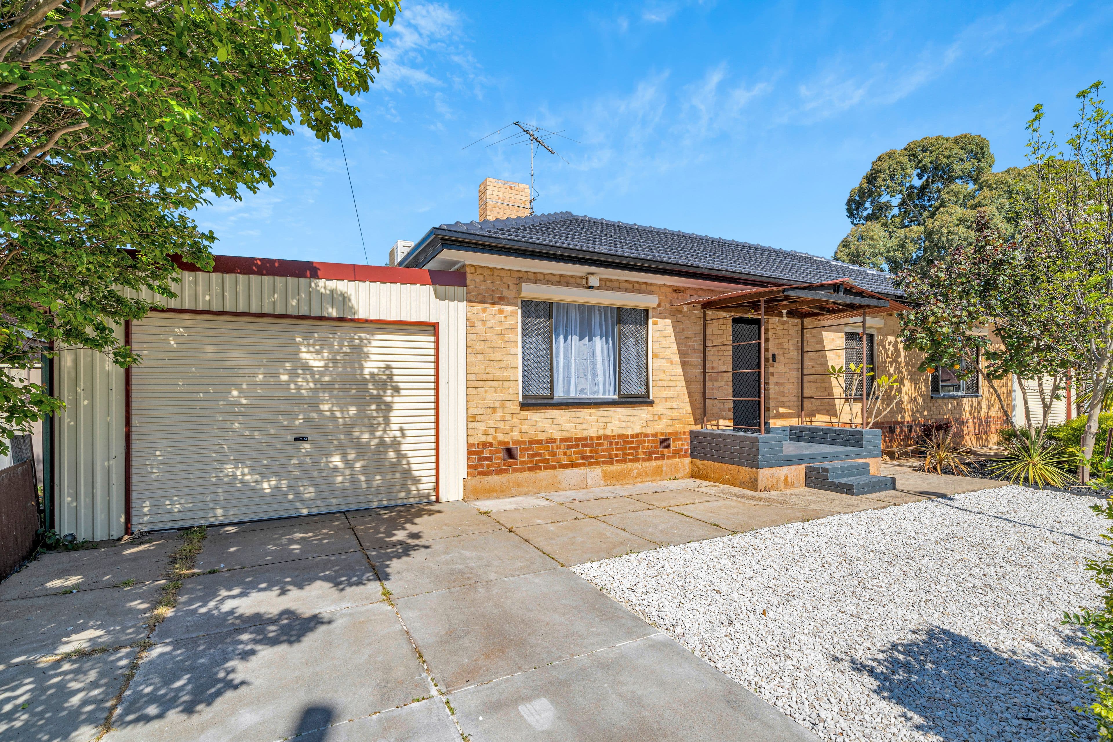 14 Crisp Road, Elizabeth Downs SA 5113, Elizabeth Downs - Thumbnail 2