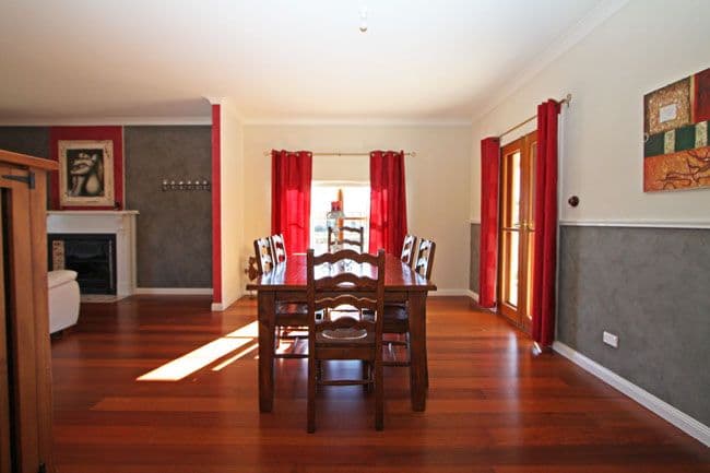 7 McCusker Drive, BUNGENDORE NSW 2621, Bungendore - Thumbnail 6