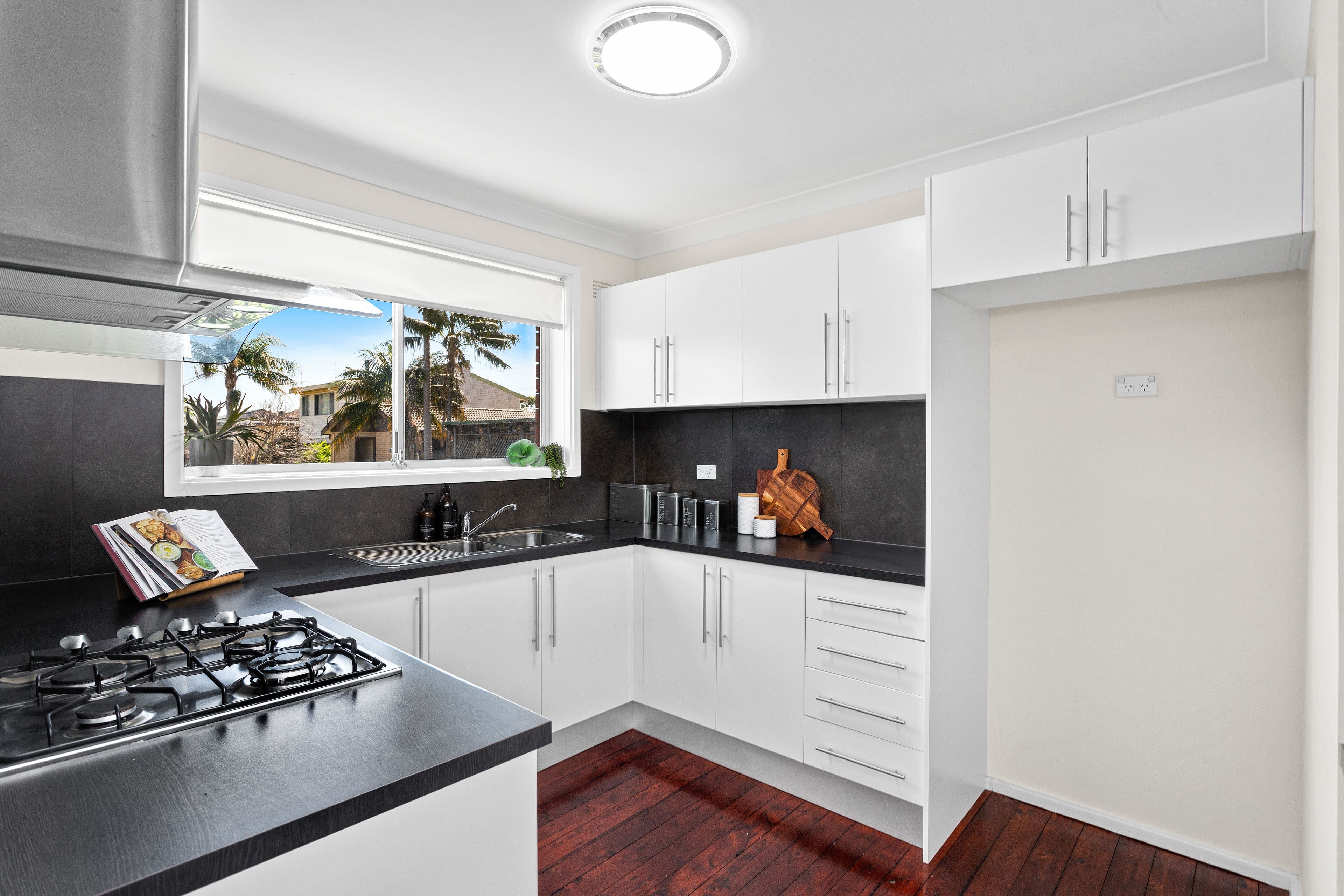 4 Wood Avenue, Mount Warrigal NSW 2528, Mount Warrigal - Thumbnail 3
